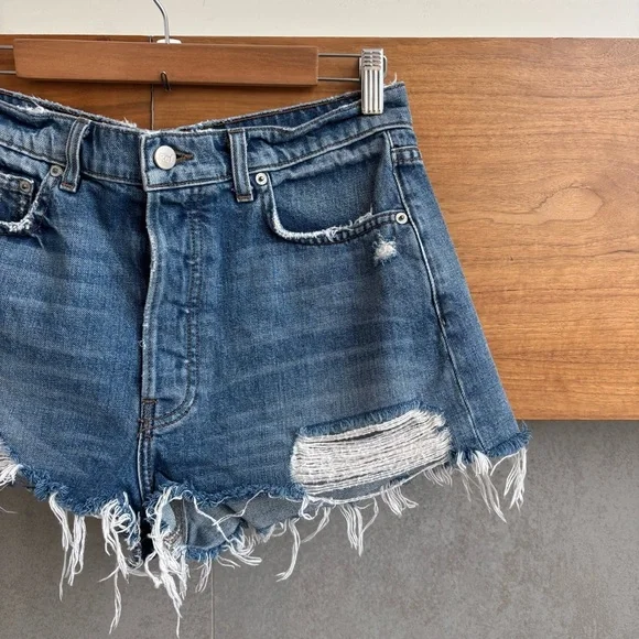 Reformation Dixie Denim Shorts, Size 29 - Picture 5 of 13